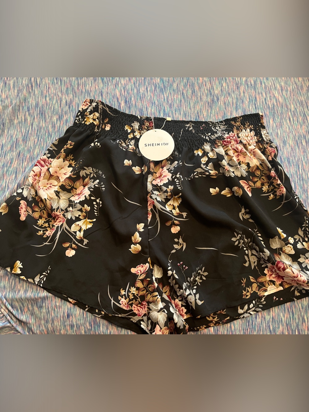 SHEIN Black Floral Smocked Waist Shorts